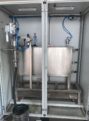 Oil filling machine